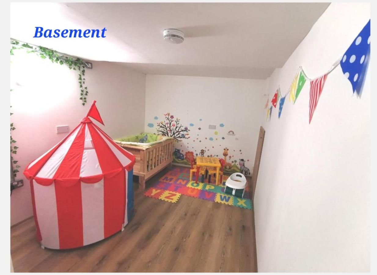 4 Sleeps And Travel Cot- Close To Beach And Restaurants Bournemouth Exteriör bild