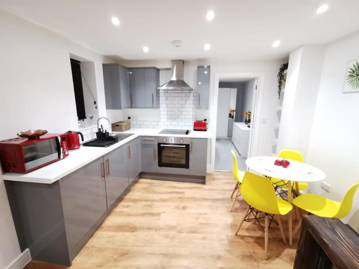 4 Sleeps And Travel Cot- Close To Beach And Restaurants Bournemouth Exteriör bild
