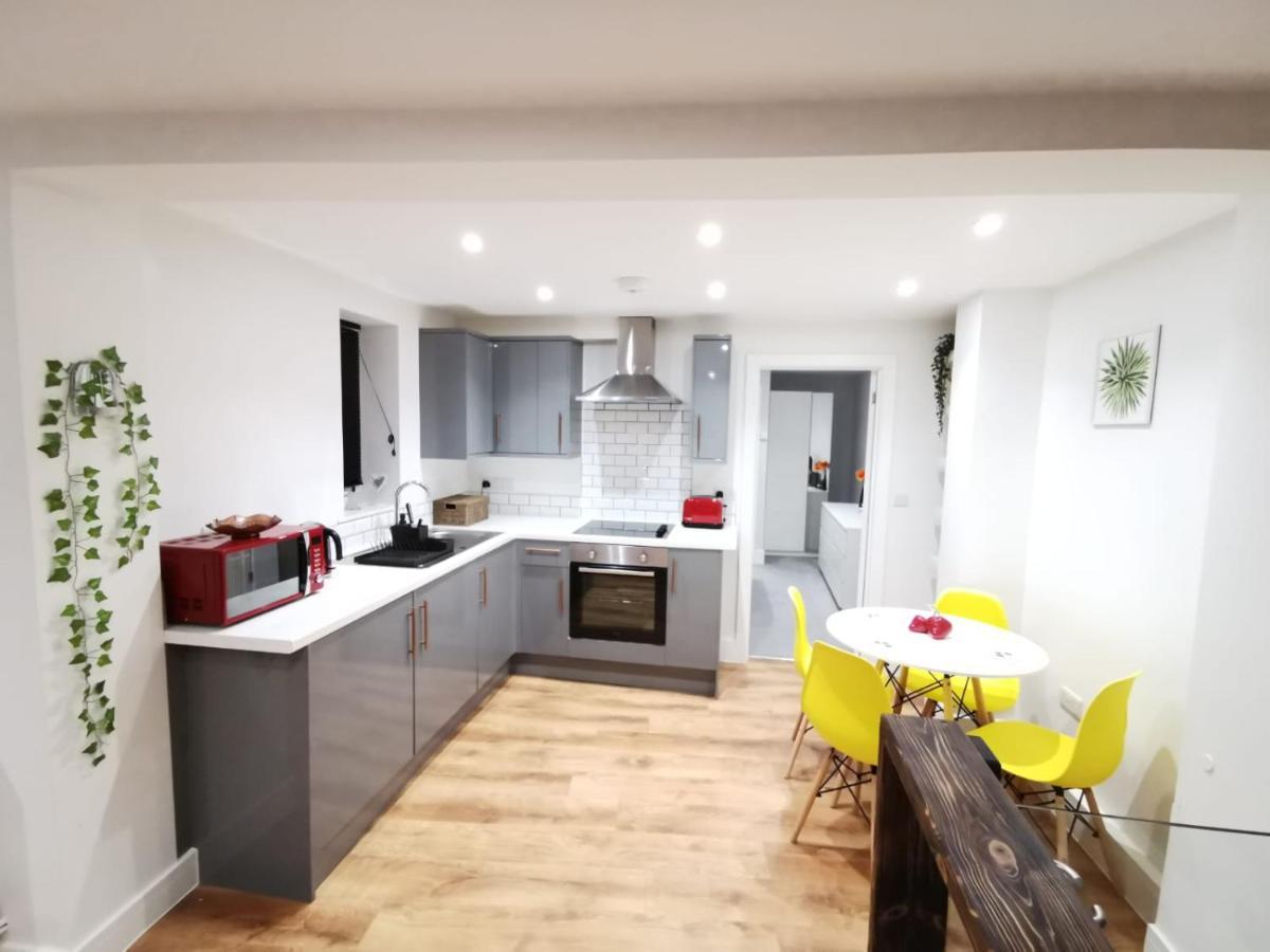 4 Sleeps And Travel Cot- Close To Beach And Restaurants Bournemouth Exteriör bild